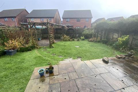21 Clos Yr Onnen, Kidwelly, SA17 4ST