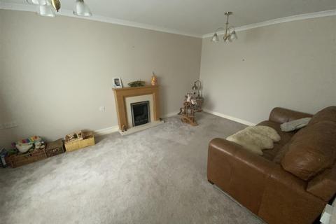 21 Clos Yr Onnen, Kidwelly, SA17 4ST
