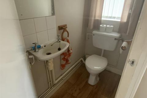 21 Clos Yr Onnen, Kidwelly, SA17 4ST