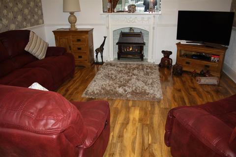 44 Burns Drive, Rhyl, LL18 3BW