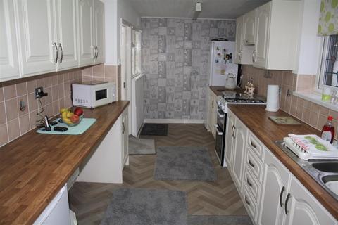 44 Burns Drive, Rhyl, LL18 3BW
