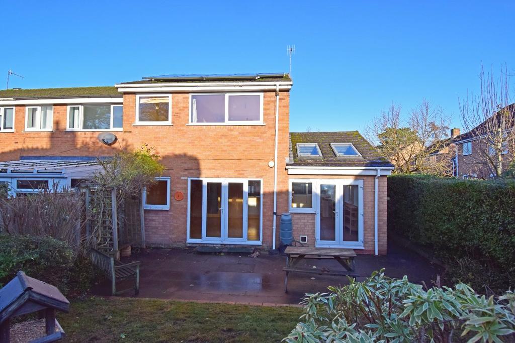 68 Willow Close, Bromsgrove... 3 bed end of terrace house £225,000