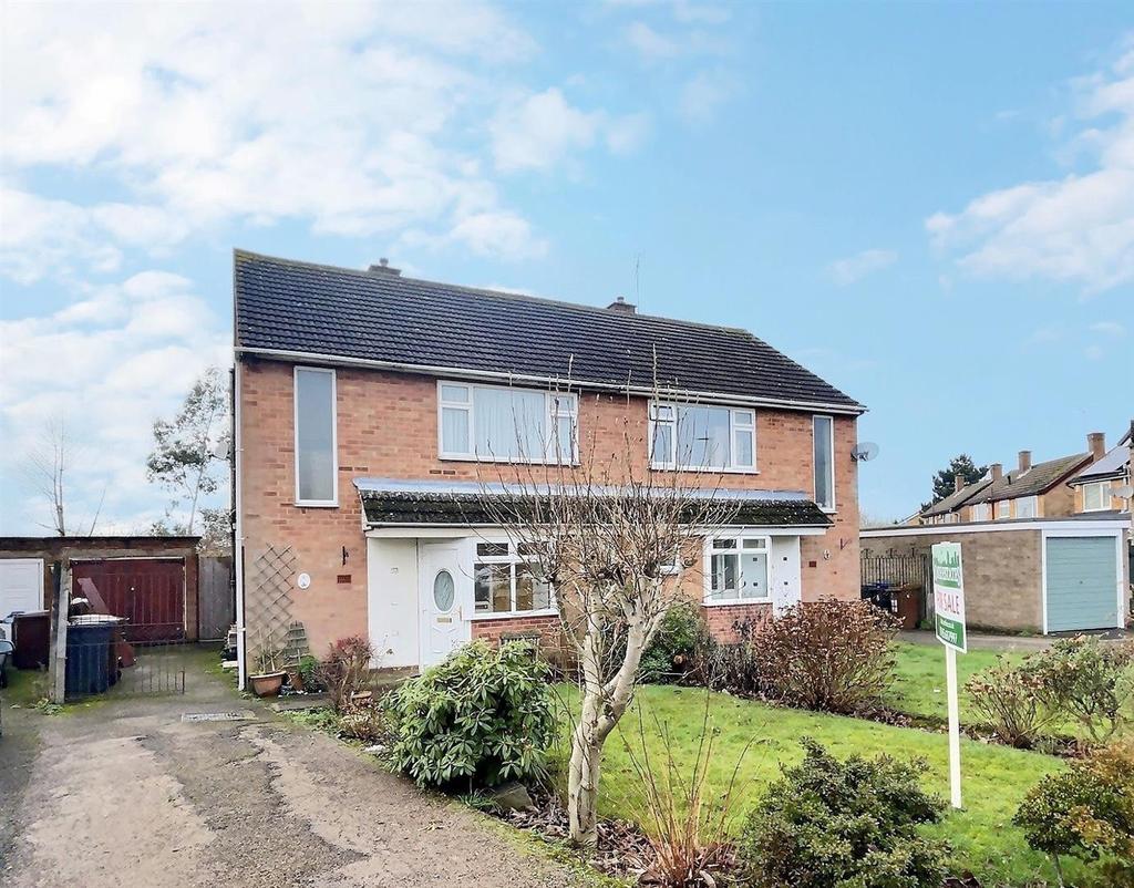 Saville Close, Hinckley 3 bed semidetached house £235,000