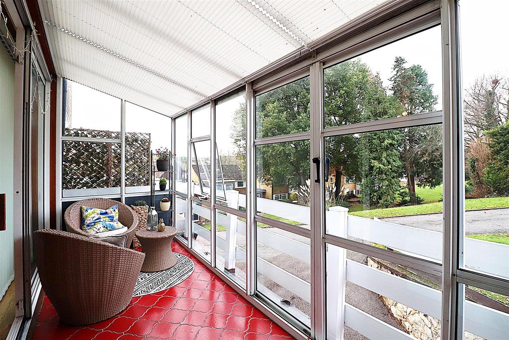 Monks Orchard, Dartford 3 bed townhouse £400,000