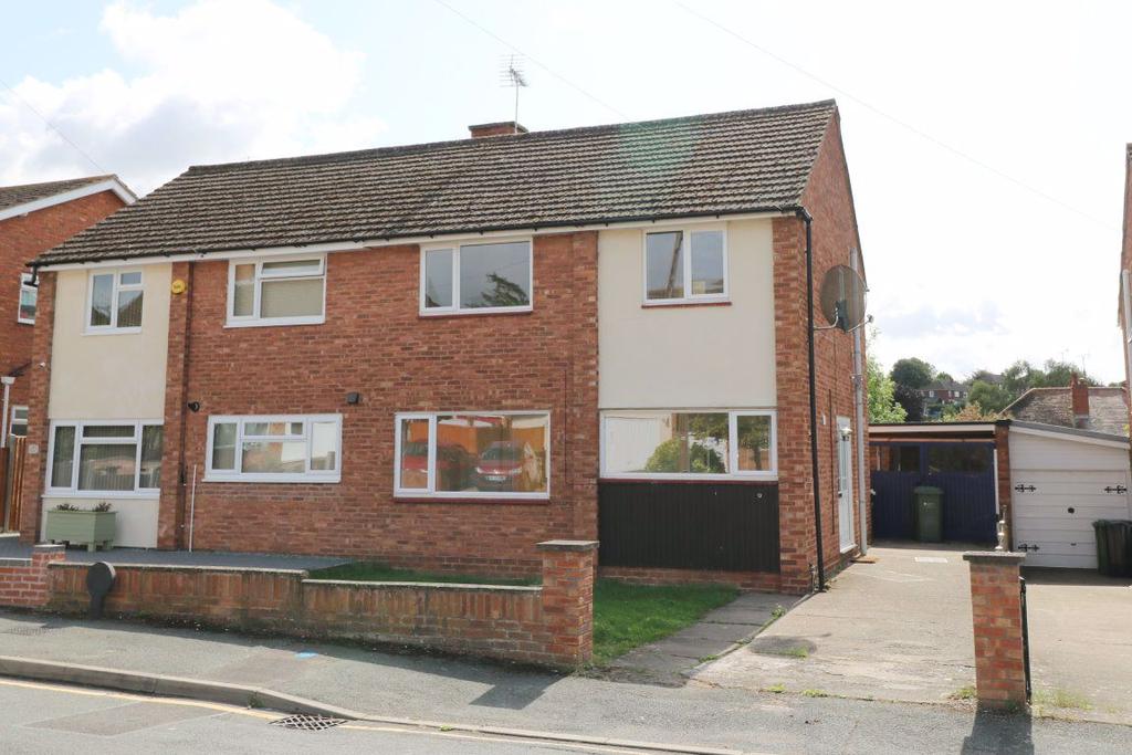 Pilley Road, Hereford HR1 1NA 3 bed semidetached house £900 pcm (£208 pw)