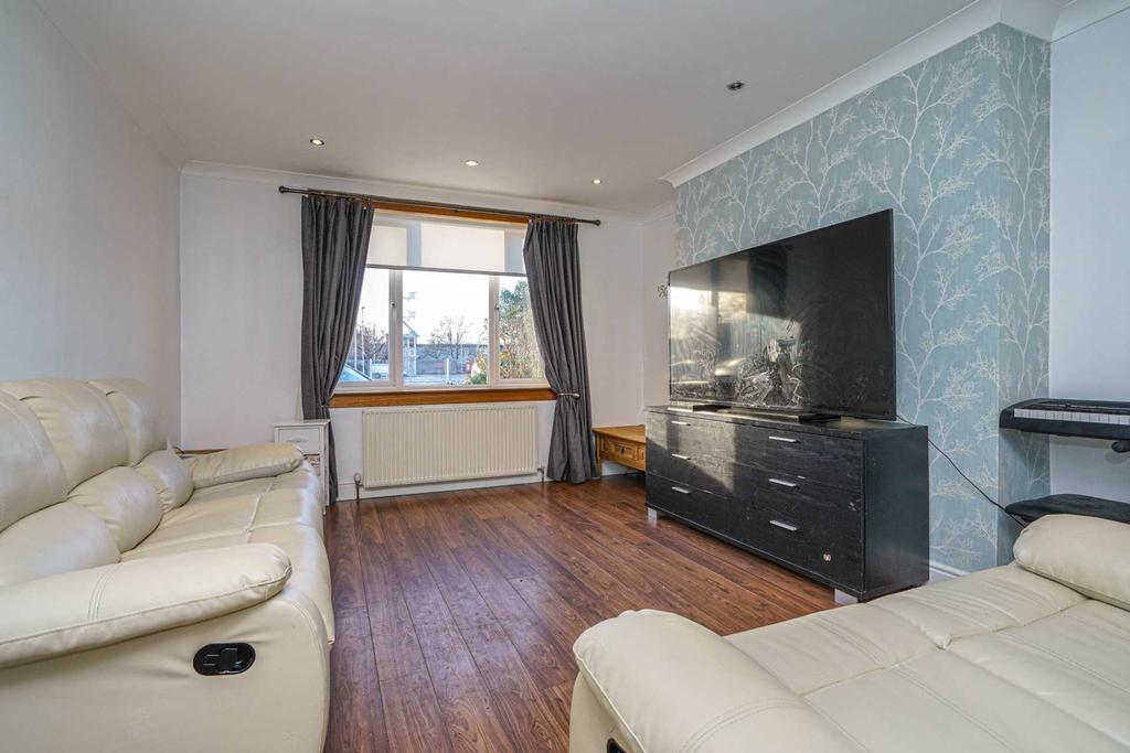 Broadloan, Renfrew 3 bed semidetached house £215,000