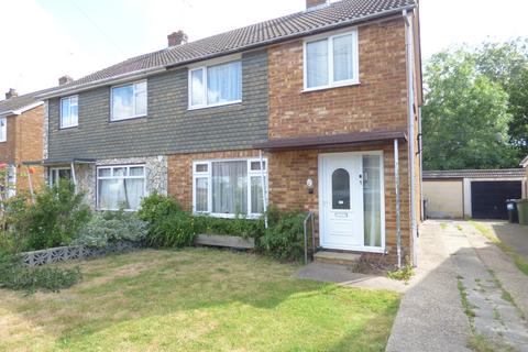 3 bedroom semi-detached house to rent, Wellbeck Drive, Basildon, SS16
