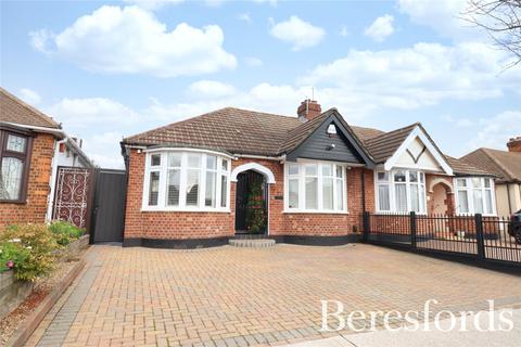2 bedroom bungalow for sale - Central Drive, Hornchurch, RM12