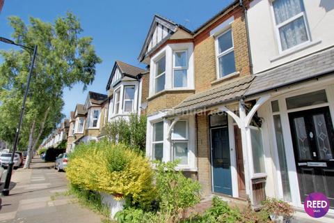 2 bedroom flat to rent, St Marys Road, Southend On Sea