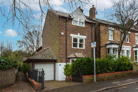 4 bedroom detached house to rent - Chisholm Road, Richmond, TW10