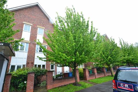 4 bedroom terraced house to rent, Chorlton Road, Manchester, Hulme, M15 4JG