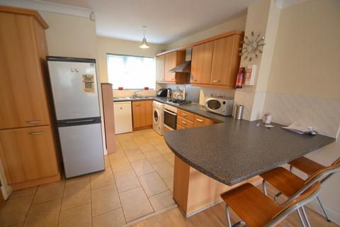 4 bedroom terraced house to rent, Chorlton Road, Manchester, Hulme, M15 4JG