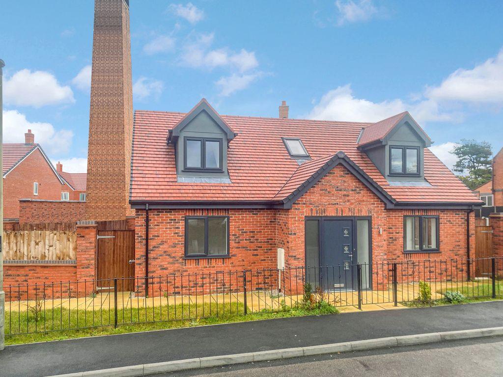 Birdcroft Lane, Ilkeston DE7 4BE 3 bed detached house £300,000