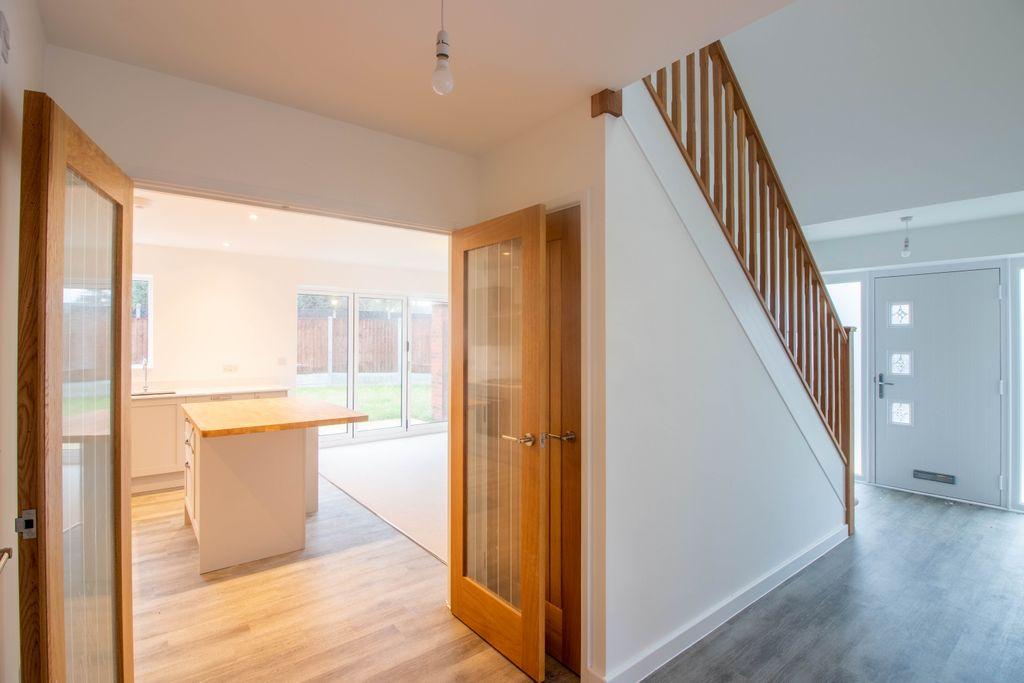Birdcroft Lane, Ilkeston DE7 4BE 3 bed detached house £300,000