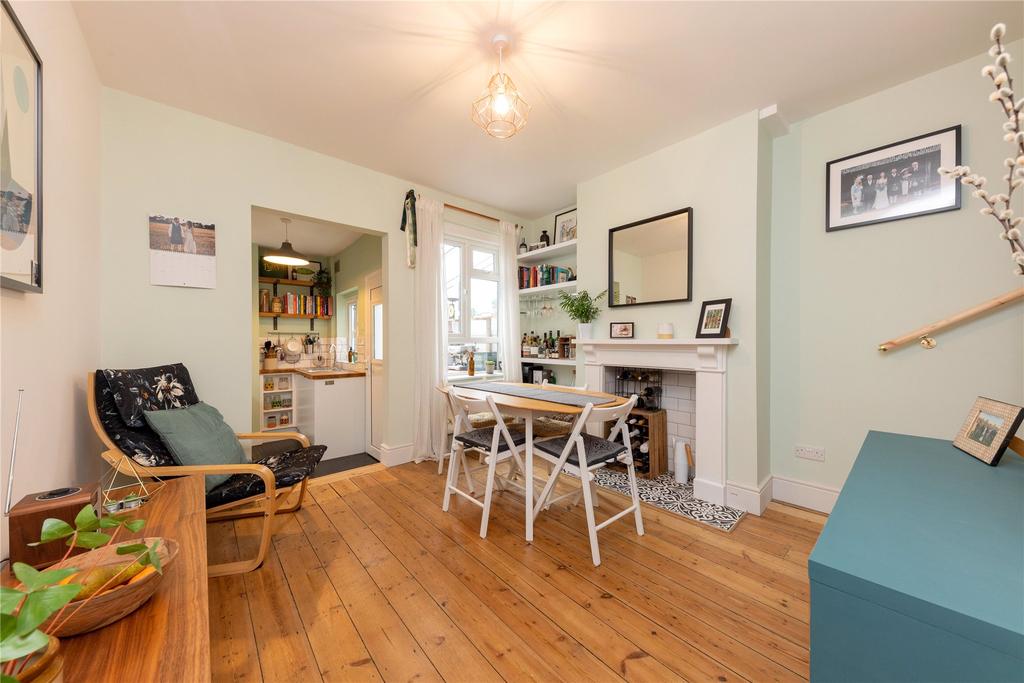 Edgehill Street, Reading, Berkshire, RG1 2 bed terraced house £325,000