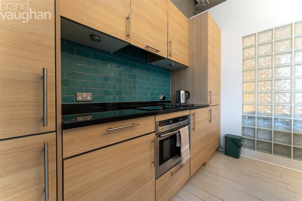 Apartment in Brighton - View 3