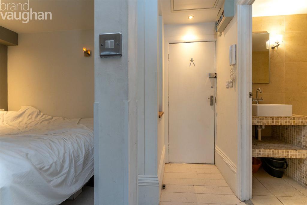 Apartment in Brighton - View 5
