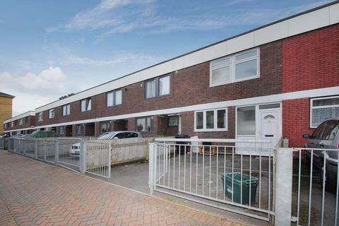 15 Monteagle Way, London, E5 8PH