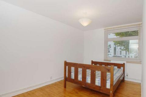 15 Monteagle Way, London, E5 8PH