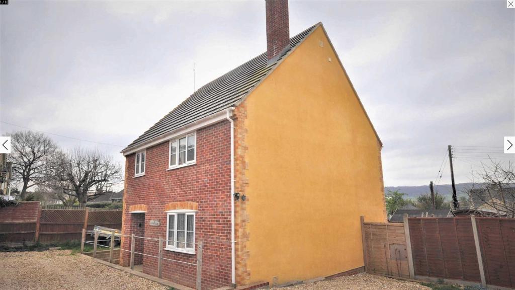 Burdett Close, Stonehouse... 4 bed detached house £360,000