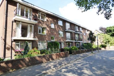 2 bedroom apartment to rent, Broomfield Road, Kew, Richmond TW9