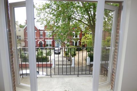 2 bedroom apartment to rent, Broomfield Road, Kew, Richmond TW9