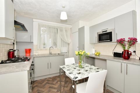 2 bedroom flat for sale - Longbridge Road, Barking, Essex
