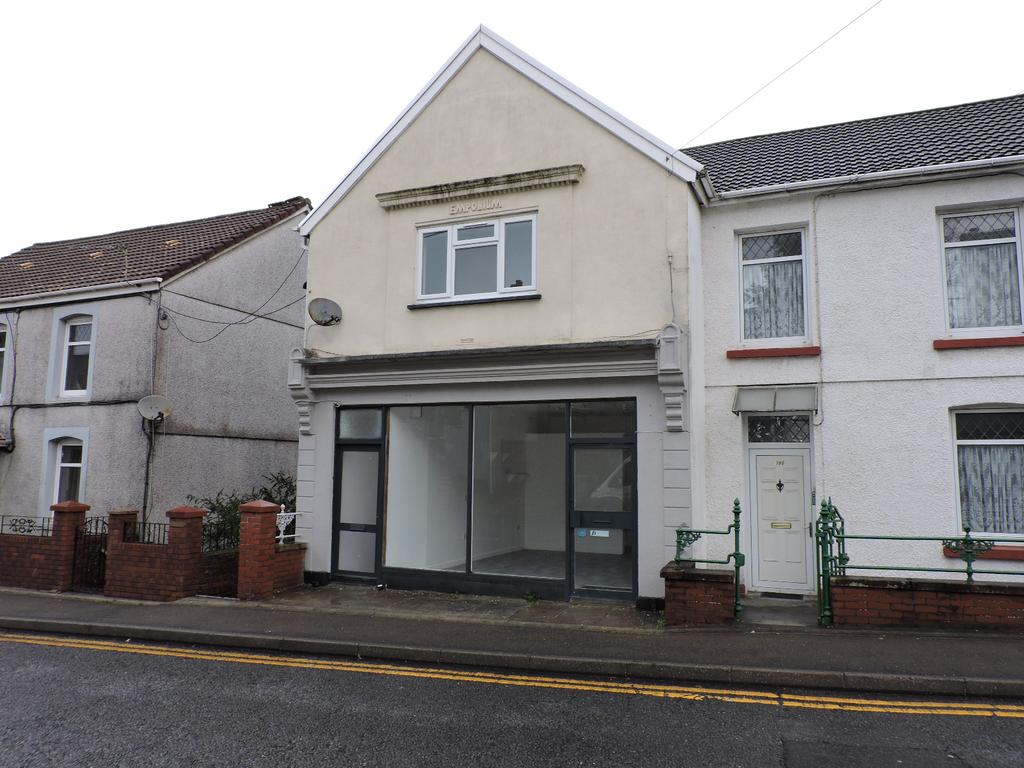 Cwmamman Road, Garnant, Ammanford 4 bed block of apartments £189,950