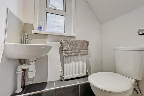 102 Bolgoed Road, Pontarddulais, Swansea, SA4 8JP