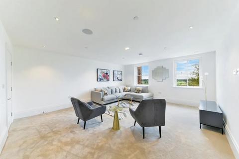 4 bedroom apartment to rent, Mill Hill Village  NW7