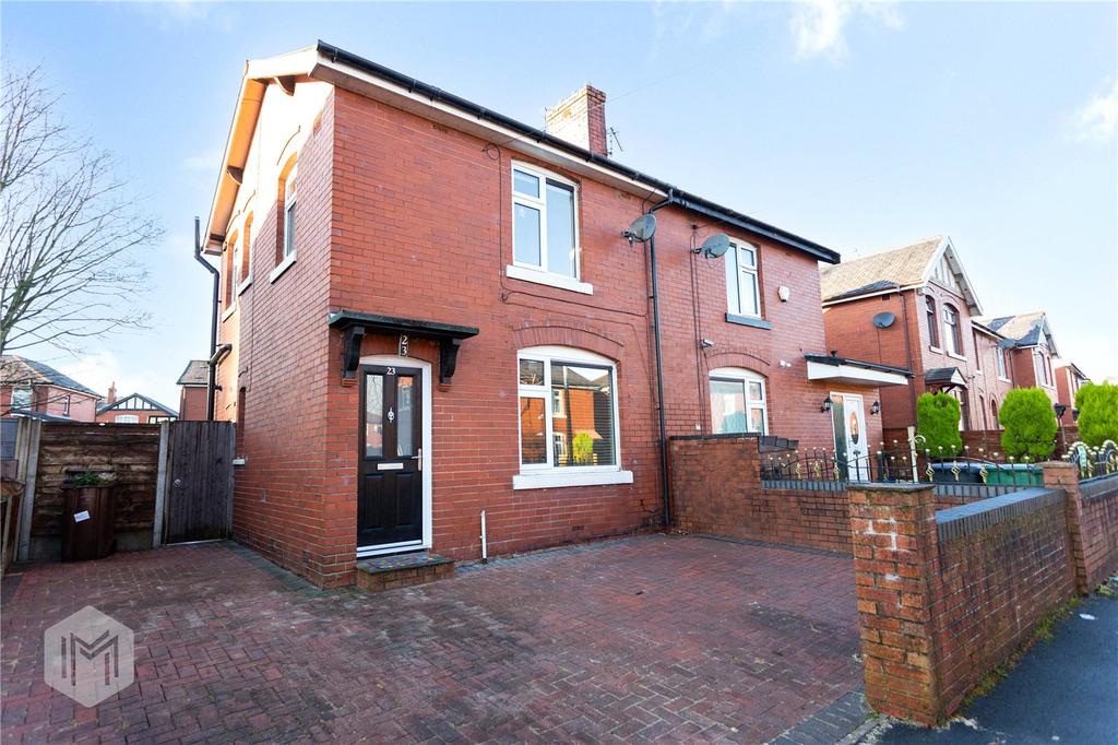 Whitehead Crescent, Bury, Lancashire, BL8 2 bed semidetached house £