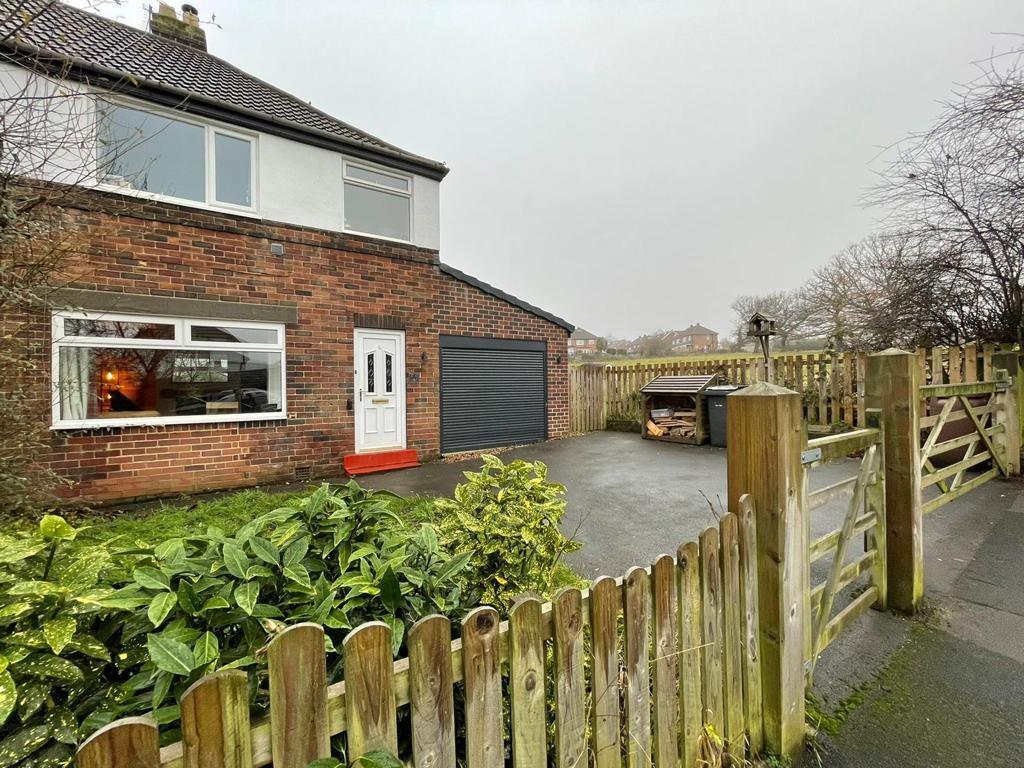 Brownberrie Drive, Horsforth, LS18 3 bed end of terrace house £350,000