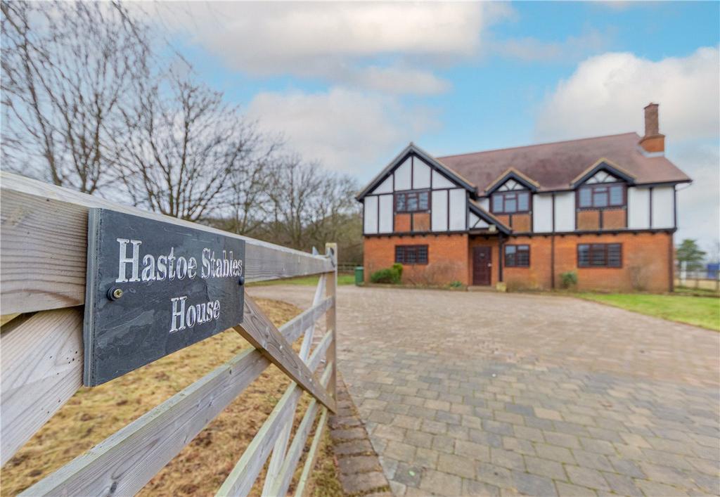 Hastoe Hill, Hastoe, Tring, Hertfordshire 7 bed detached house £3,750