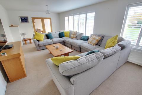 11 Atheling Road, Hythe, Southampton, SO45 6BS
