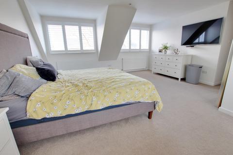 11 Atheling Road, Hythe, Southampton, SO45 6BS