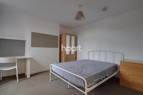 1 bedroom in a house share to rent - Pybus Street