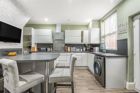 13 Lightburne Avenue, Leigh, WN7 3JG