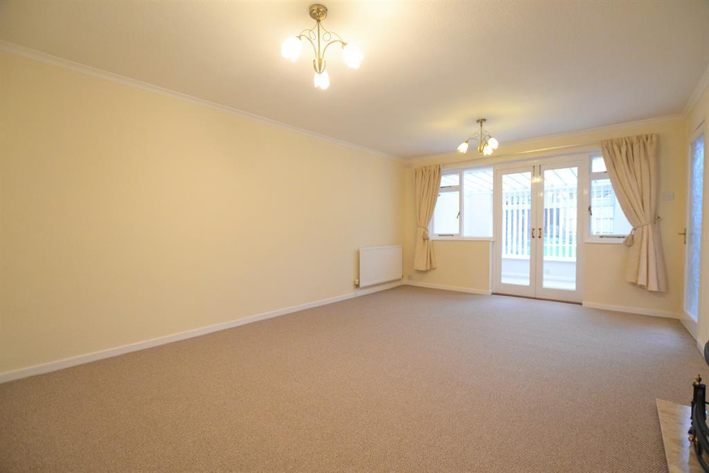 Linden Avenue, Prestbury, Cheltenham... 2 bed semidetached house £