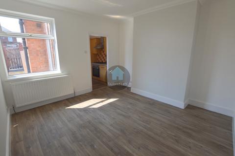 2 bedroom flat to rent, Ravensworth Street, Wallsend NE28
