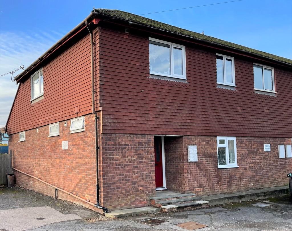 Staplehurst, Kent 2 bed ground floor flat £199,950
