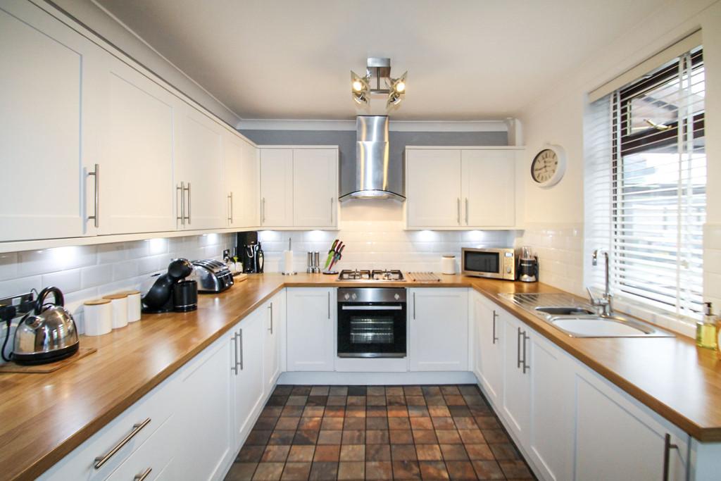 Newmarket Lane, Methley 2 bed terraced house £675 pcm (£156 pw)
