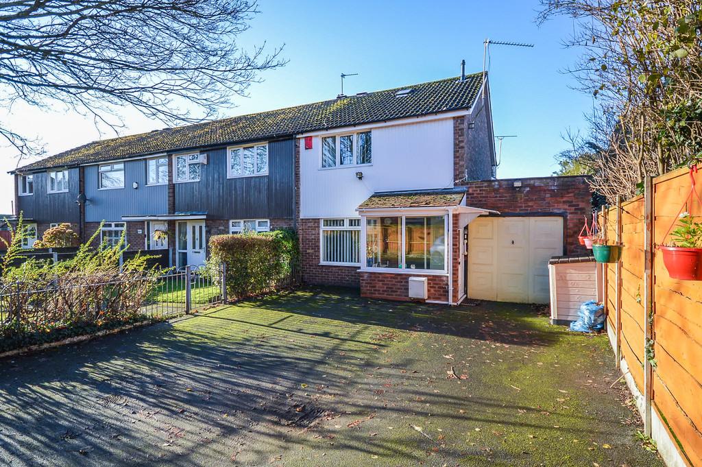 Sandbach Road, Sale 2 bed end of terrace house £250,000