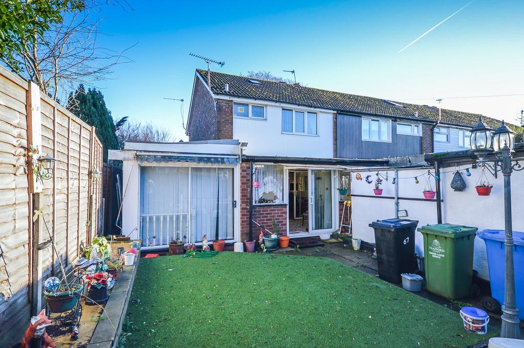 Sandbach Road, Sale 2 bed end of terrace house £250,000