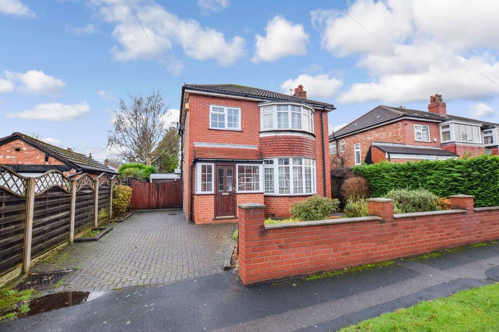 Beeston Avenue, Timperley... 3 bed detached house £495,000