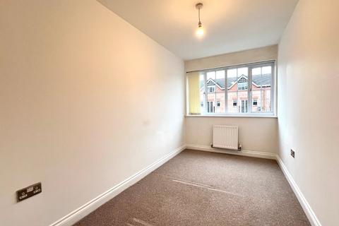 2 bedroom flat to rent - Devonshire Road, Broadheath, Altrincham, Greater Manchester, WA14