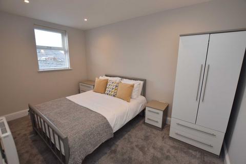 2 bedroom flat to rent, Stamford New Road, Altrincham, Greater Manchester, WA14