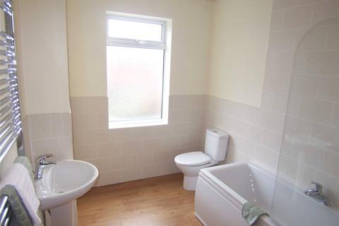 2 bedroom terraced house to rent, Hampden Road, Sale, Cheshire, M33