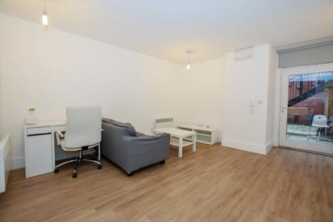 1 bedroom flat to rent, Salford Town Hall (Formally X1), Bexley Square, Salford, M3