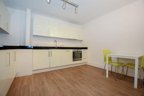 1 bedroom flat to rent, Salford Town Hall (Formally X1), Bexley Square, Salford, M3