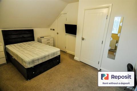 1 bedroom in a house share to rent, Meyer Street, Stockport, SK3